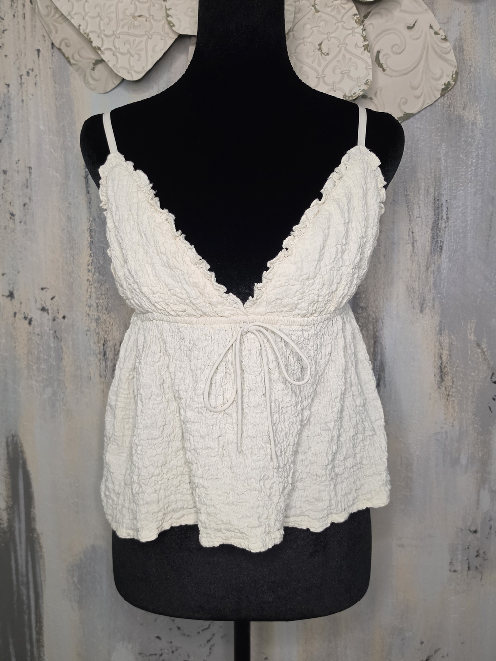 Princess Polly Off White Textured Tie-Front Cami Top Size 6